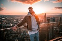 De essentie van casual stijl: het perfecte paar heren jeans en shirts