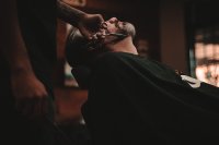 Krachtpatsers ruilen de tondeuse in voor een wilde baard